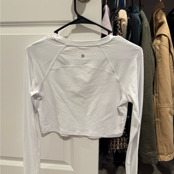 CRZ YOGA Tops - CRZ YOGA White Cropped Long Sleeve Tee